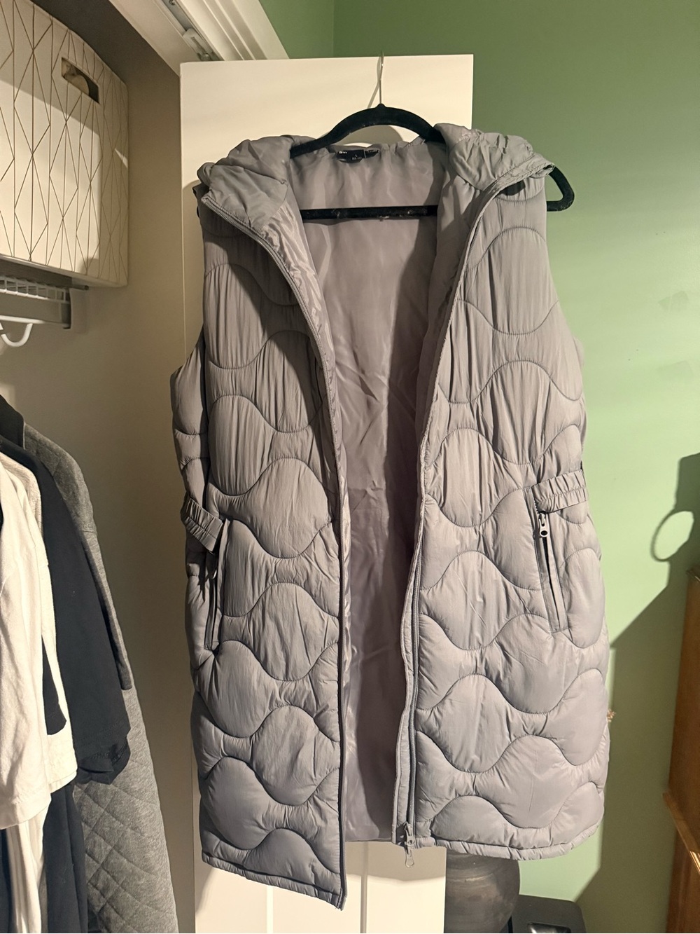 Swiss Tech Light Gray Quilted Hooded Puffer Vest
